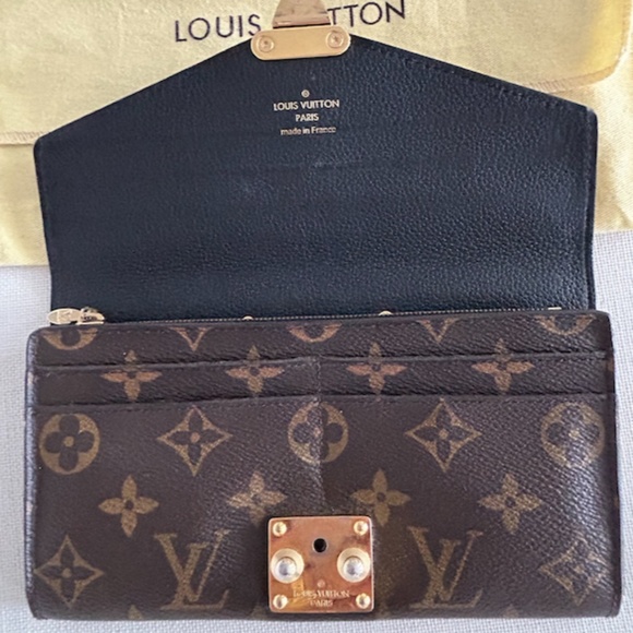 Louis Vuitton large Pallas Wallet in noir black - Picture 2 of 6